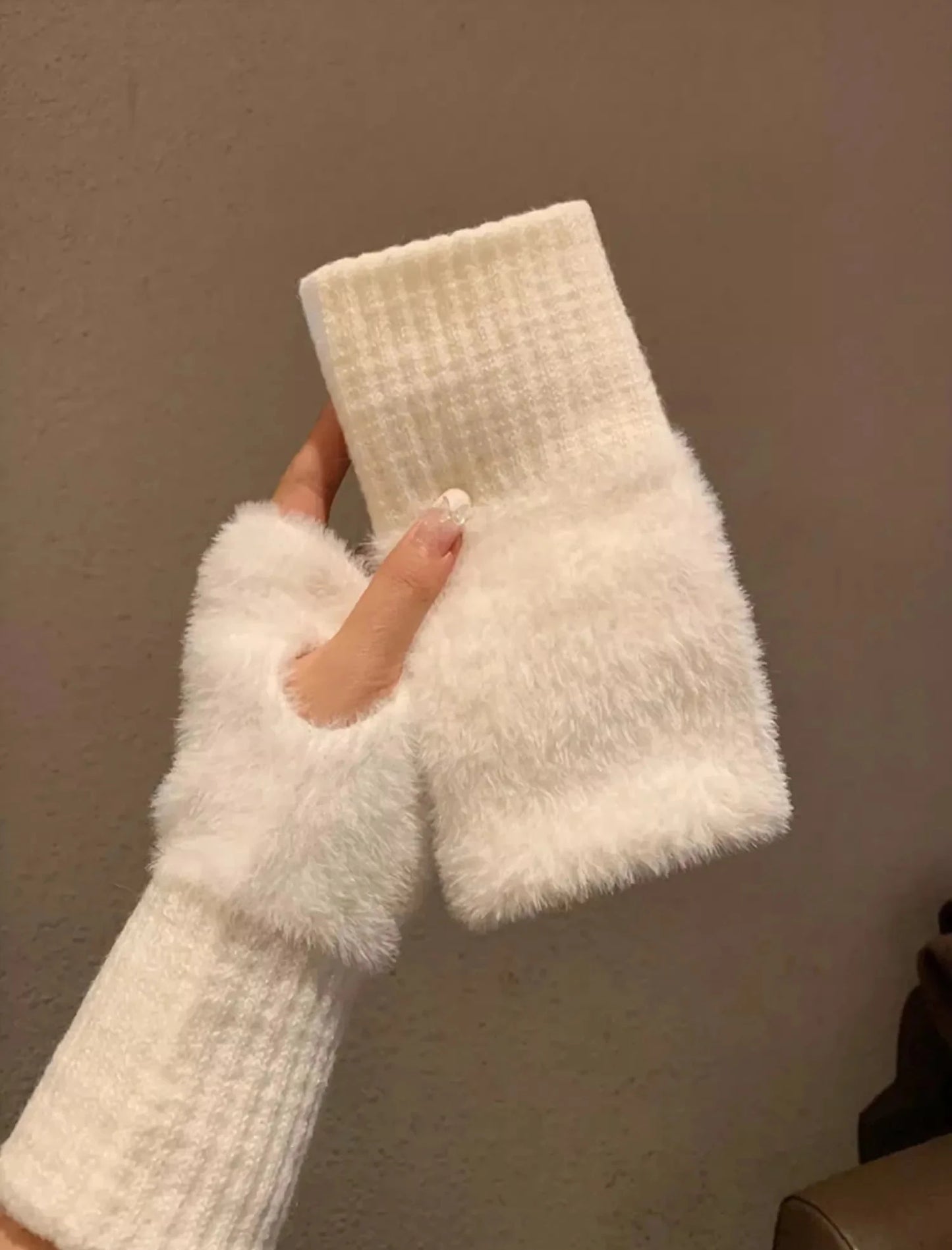 Faux Mink Fleece Winter Fingerless Gloves for Women - Soft White Wrist Mittens