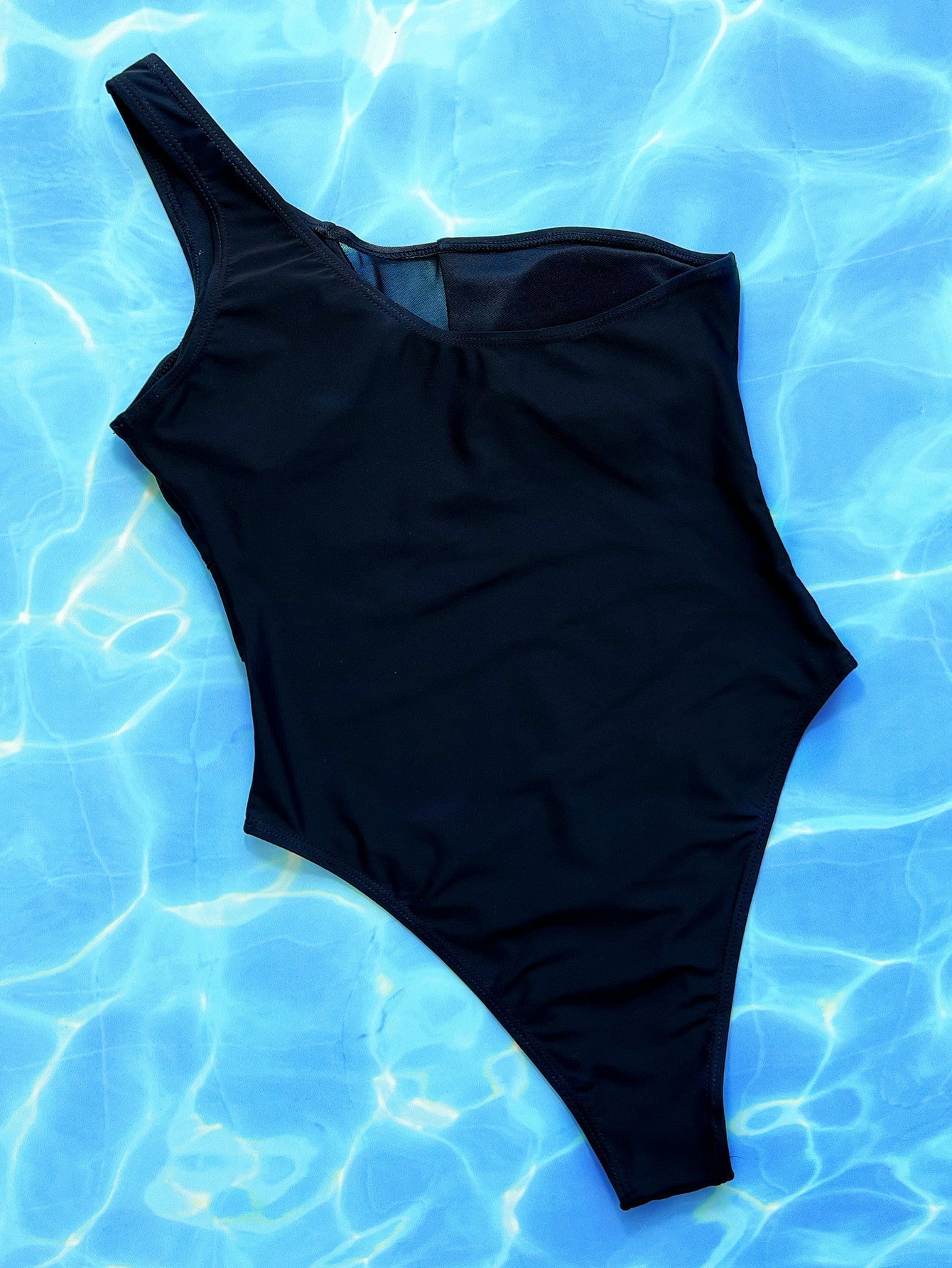 Elegant One-Shoulder Swimsuit with Removable Padding