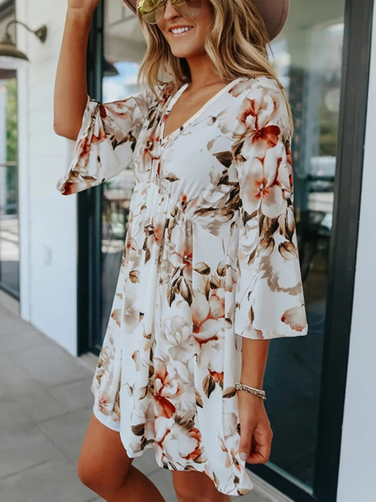 The Nichole Collection Floral V-Neck Three-Quarter Sleeve Mini Dress